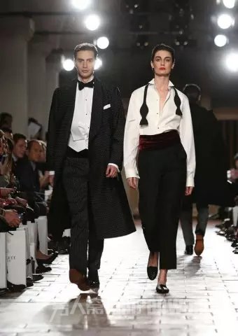 ŮģErin O'Connorͬװϰ