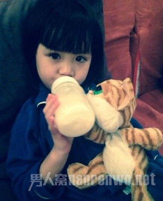 钟丽缇小女儿可爱
