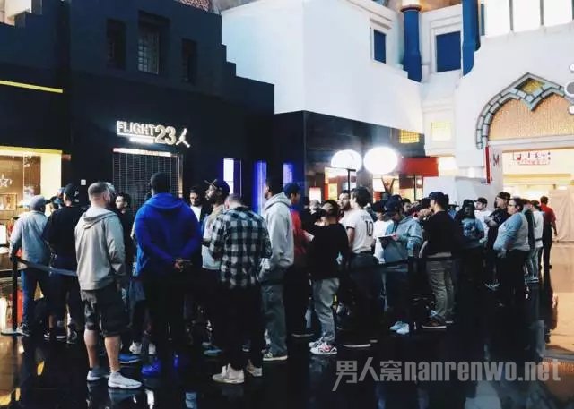 AirJordan1banned推出复刻款 全球球鞋爱好者不淡定了:球鞋复刻是什么意思