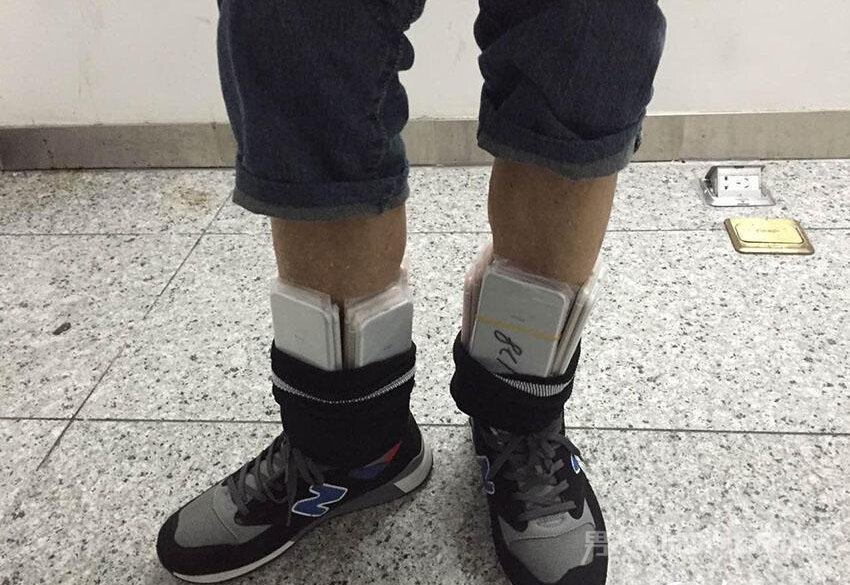 苹果7绑在腿上