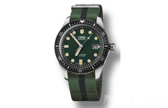 Divers Sixty-Five Green