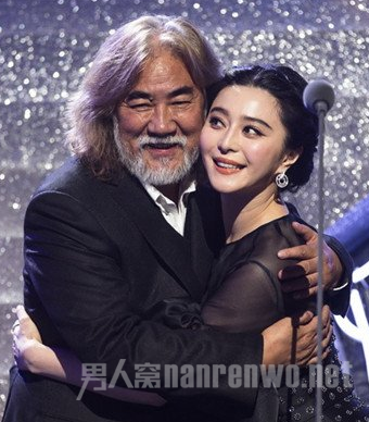 范冰冰被张纪中熊抱