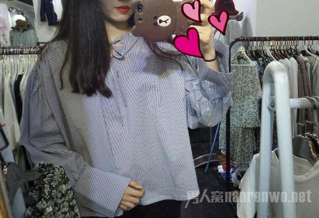网友曝光该女模朋友圈