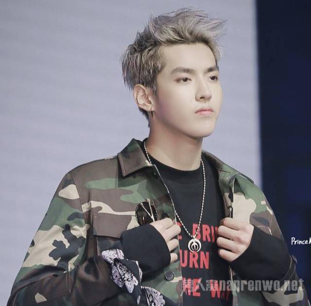 吴亦凡染发
