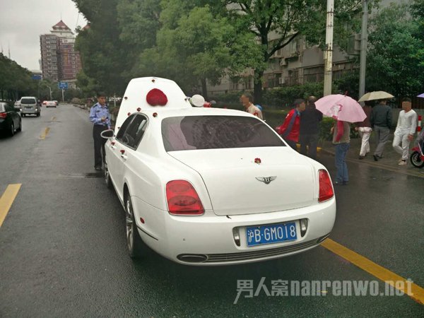 婚车宾利