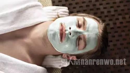 男人敷面膜
