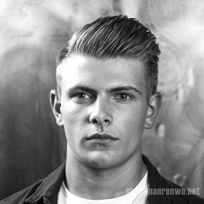 the quiff䷢