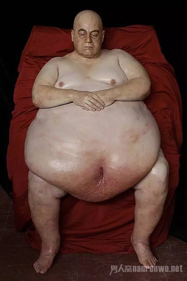 摊在床褥上