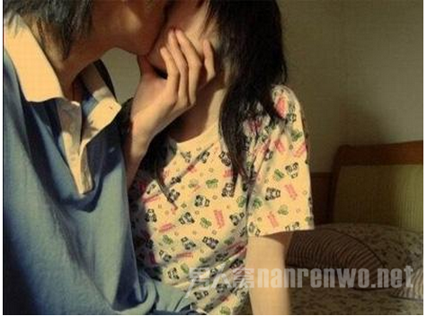 20��Ů������Լһҹ����������