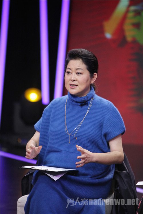 倪萍曝料娱乐圈整容内幕