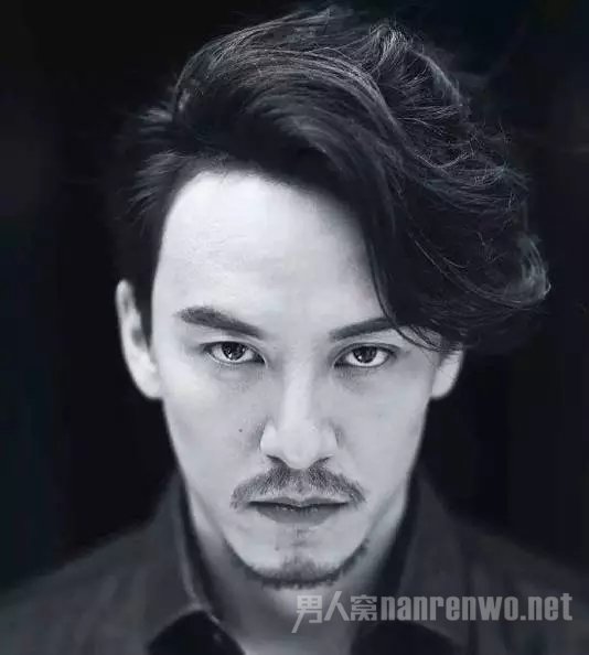 张震发型