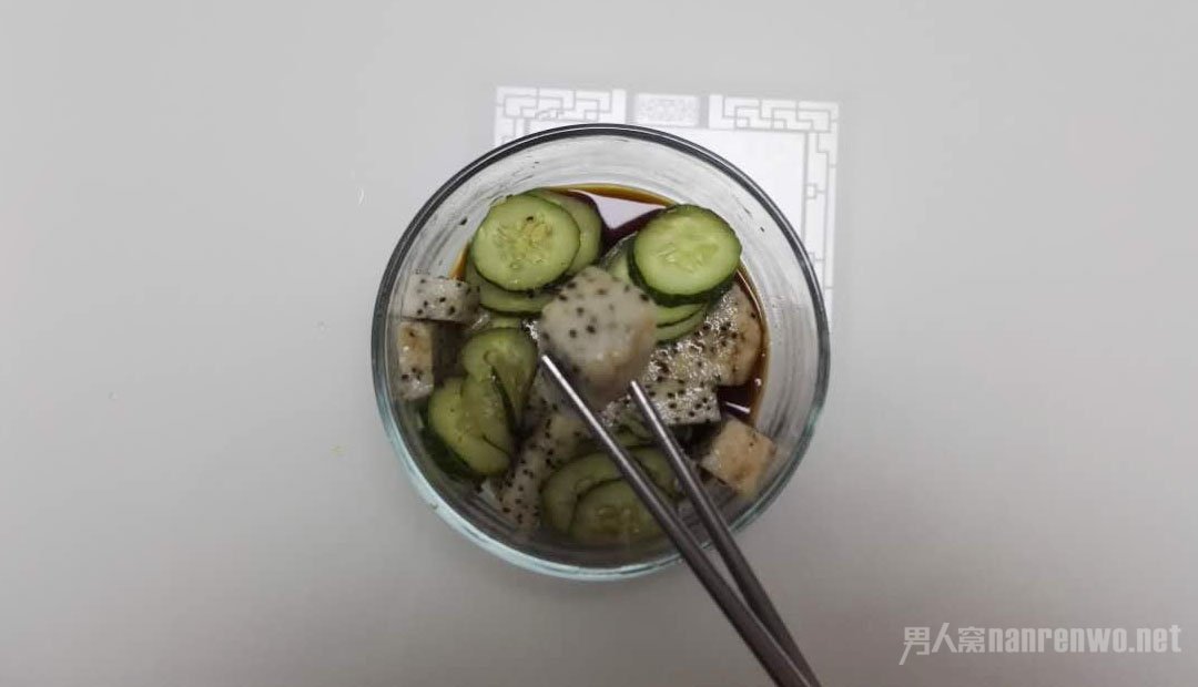 火龙果拌黄瓜