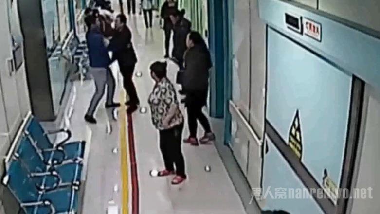 图为斗殴现场。
