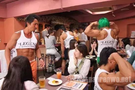 肌肉男