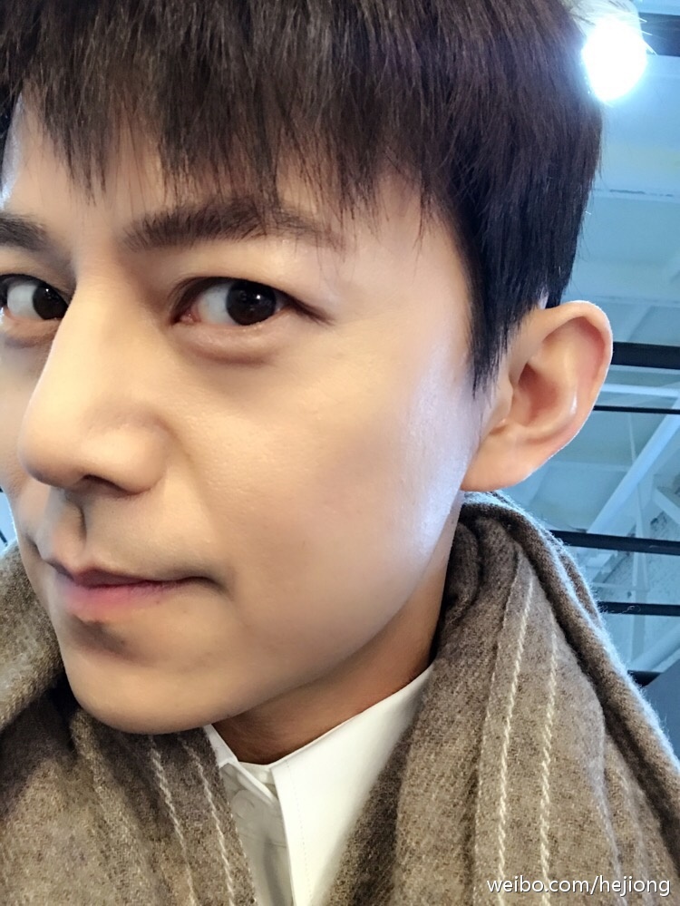 何炅变回黑短顺毛