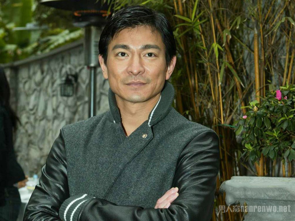 刘德华泰国拍广告坠马受伤