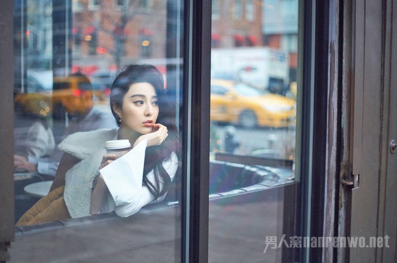 范冰冰早春写真曝光 干净利落率性休闲:干净利落