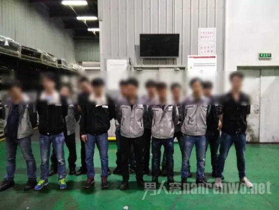 员工拒加班被集体罚站