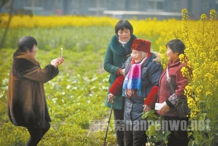 梁学华子女拍照