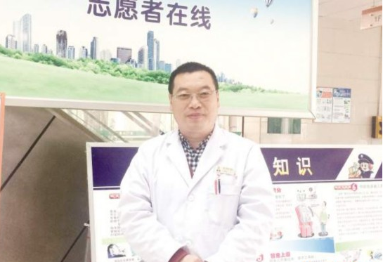 男医生冯继良