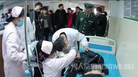 医生救治