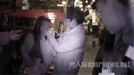 被炸伤女士