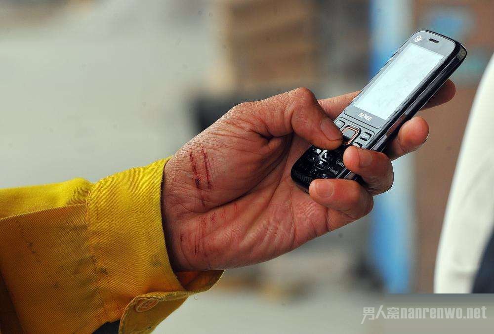 男子被辞退索要700万
