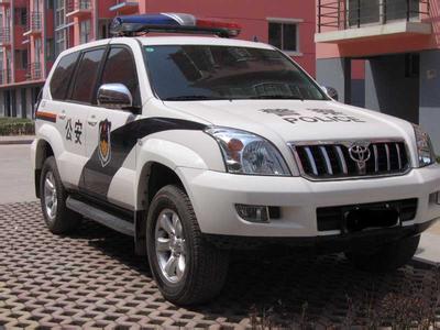 警车