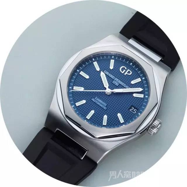 ֥ Laureato