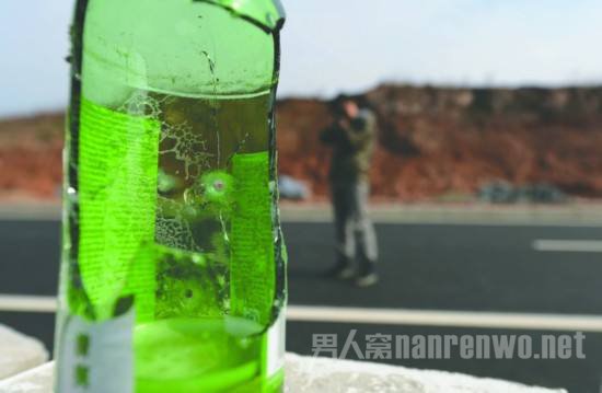 枪击酒瓶