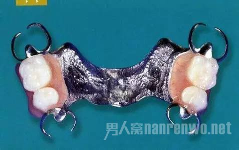 老太的假牙