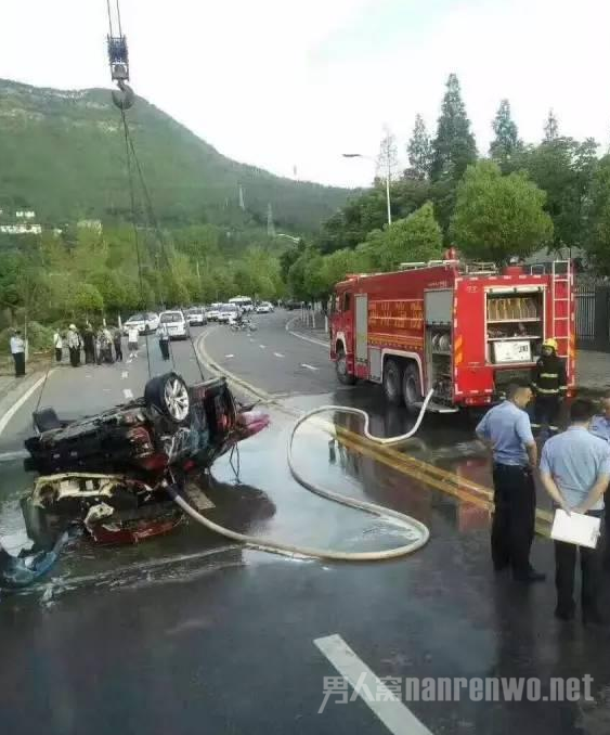 有关人员进行抢救