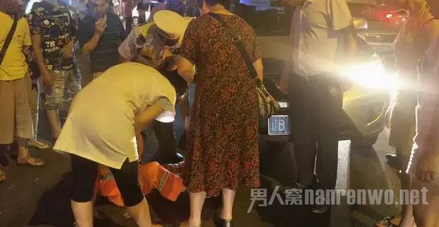 环卫工人被撞
