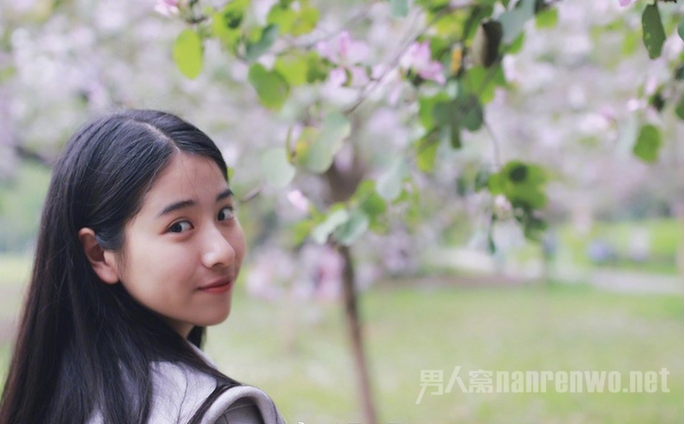 李秋瞳