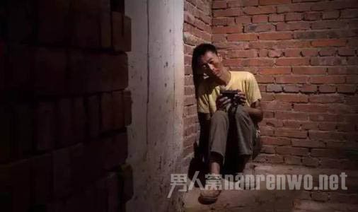 殴打智障者
