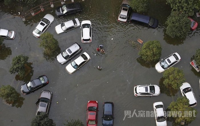 汽车泡水如何理赔