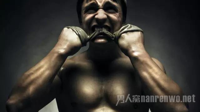 肌肉男
