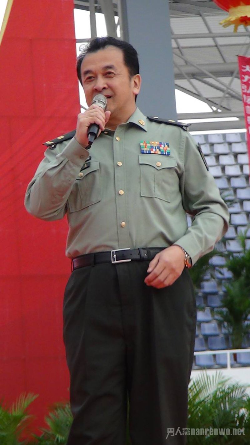黄宏资料