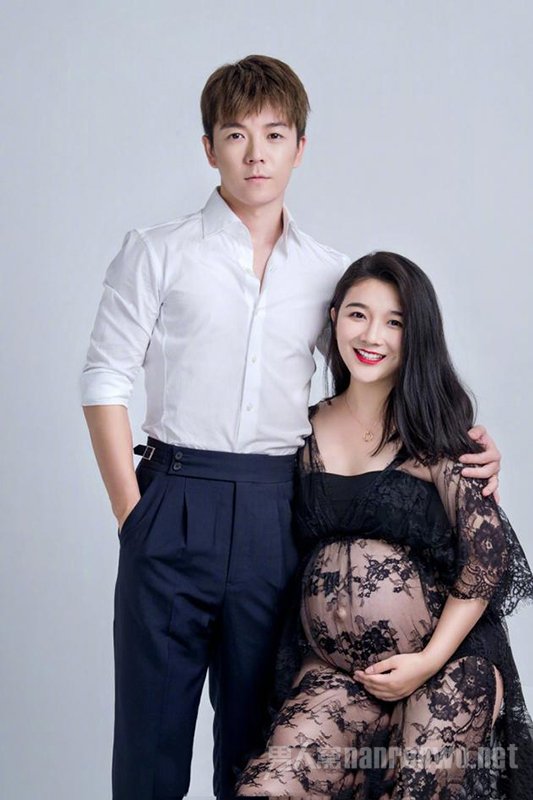 王栎鑫和妻子