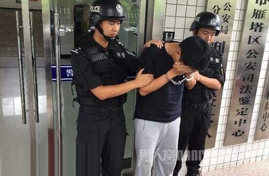 男子杀害班花逃亡15年