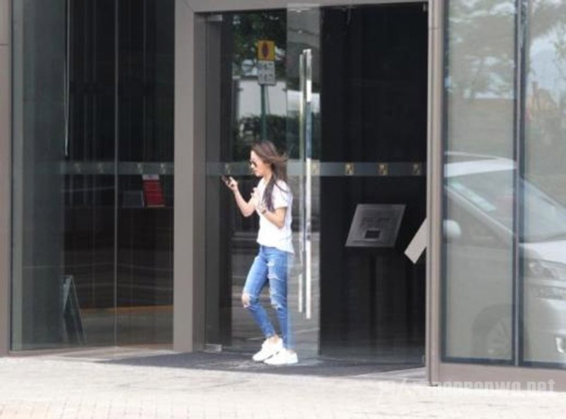 谢霆锋千万豪宅赠妹妹