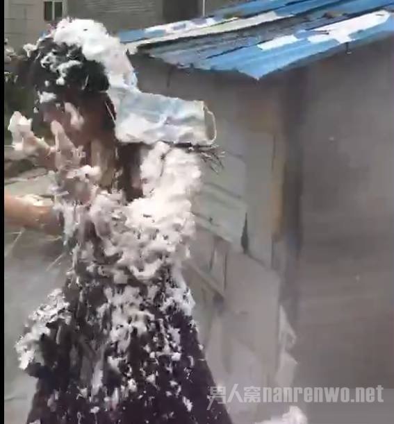广东现野蛮婚闹