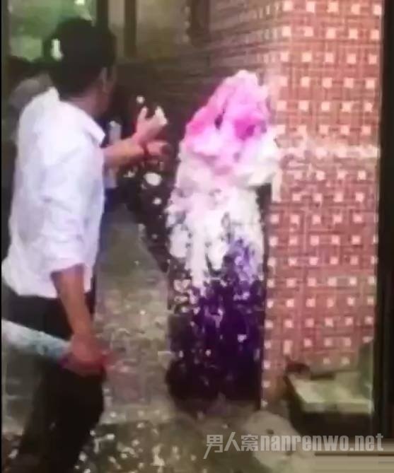 广东现野蛮婚闹