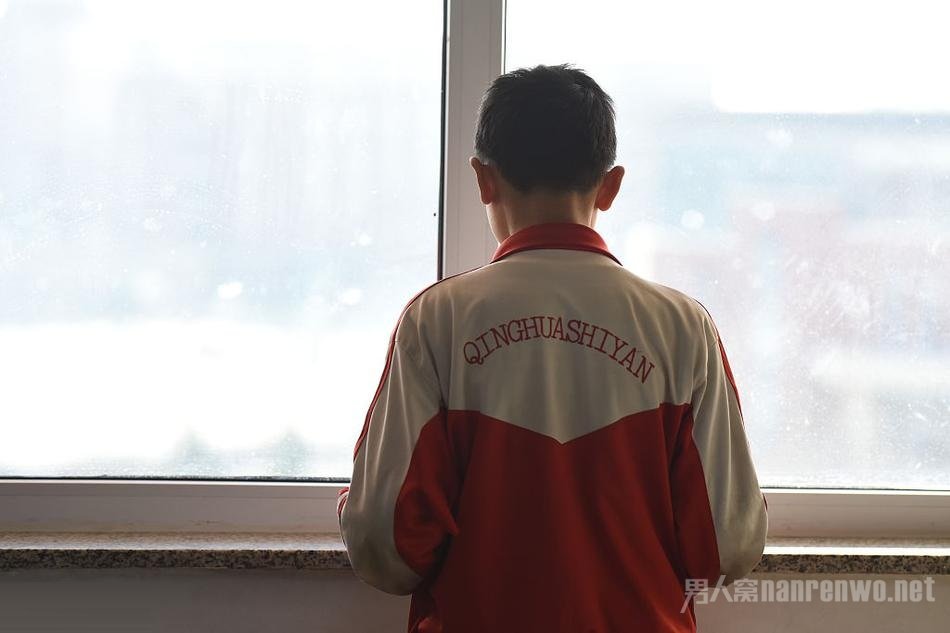 12岁男孩小雷