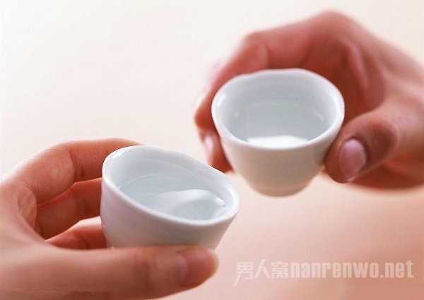 喝白酒