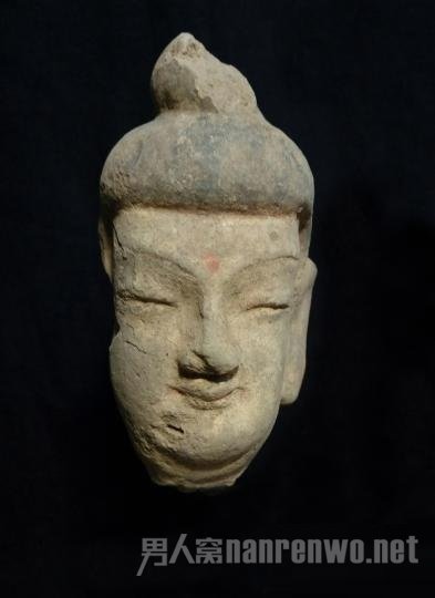 出土的佛像头