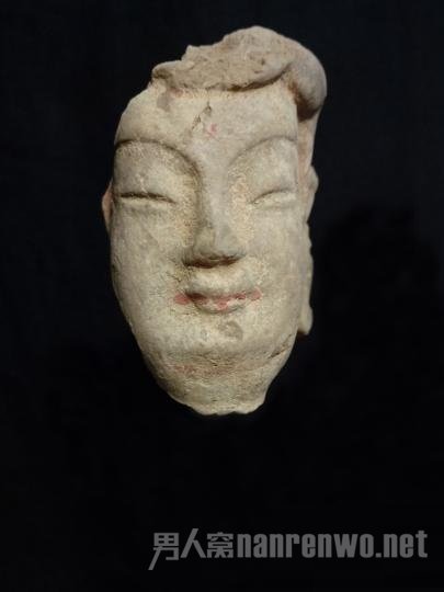 出土的佛像头