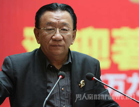 侯耀华