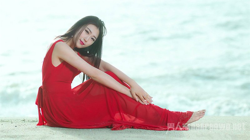 红裙女人