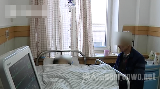 女子暴怒之下砍断左手